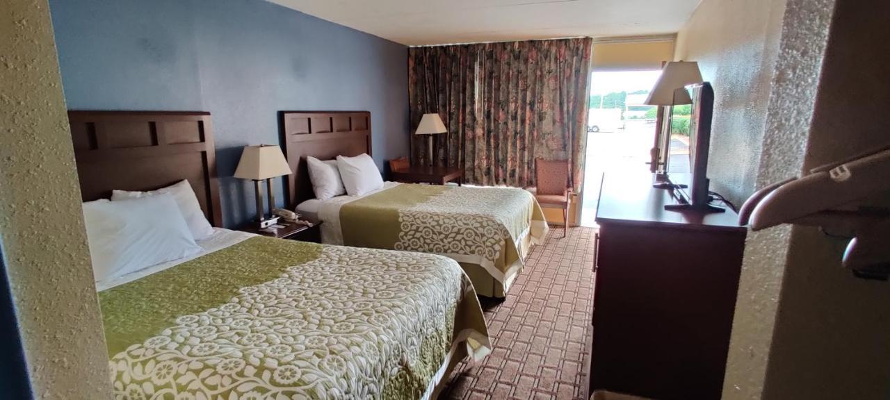 Days Inn By Wyndham Dickson Exterior foto